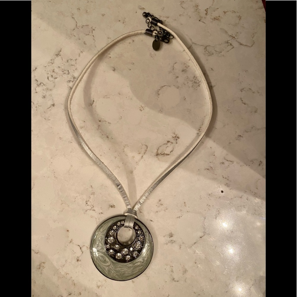 Choker necklace
